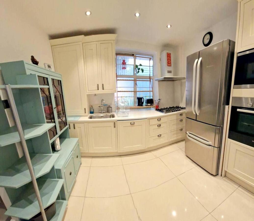 Modern 3-Bed House In Surrey Quays Villa Londen Buitenkant foto